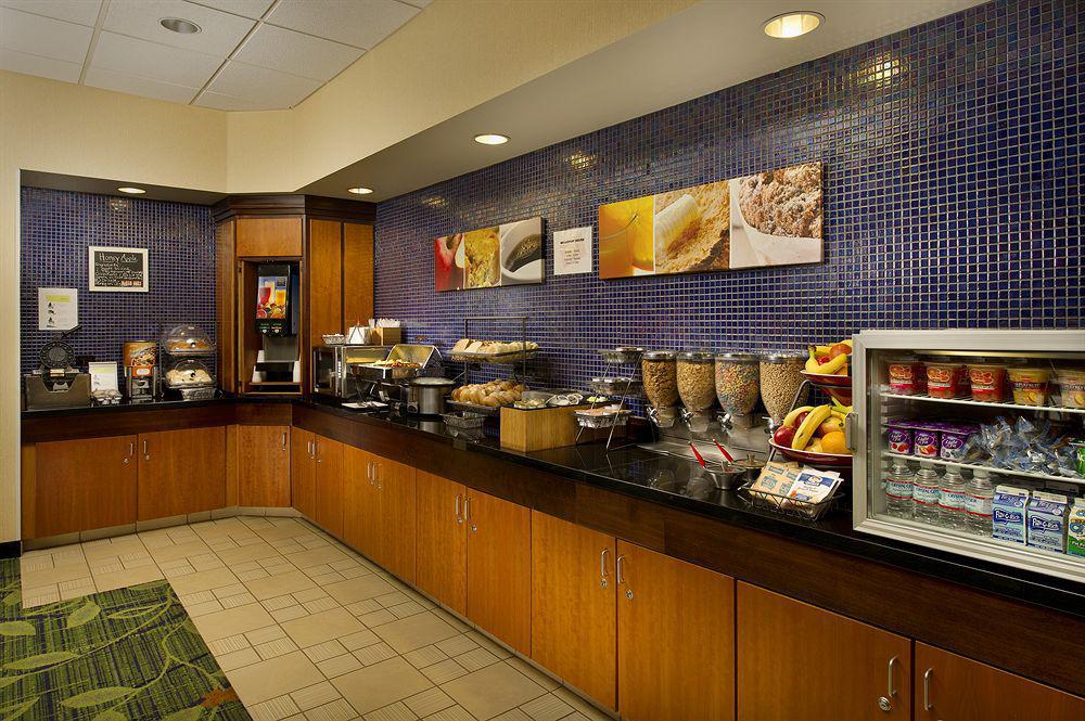 Fairfield Inn And Suites Cleveland Restaurang bild