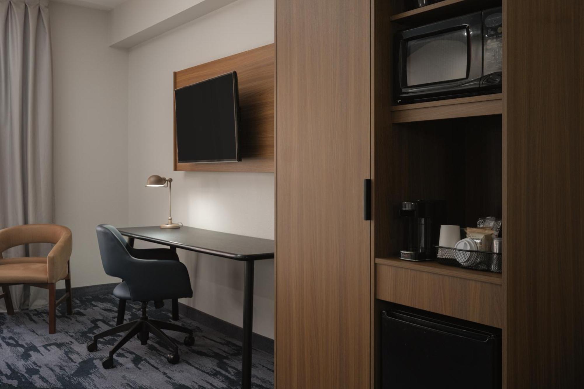 Fairfield Inn And Suites Cleveland Exteriör bild