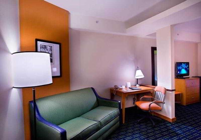 Fairfield Inn And Suites Cleveland Rum bild